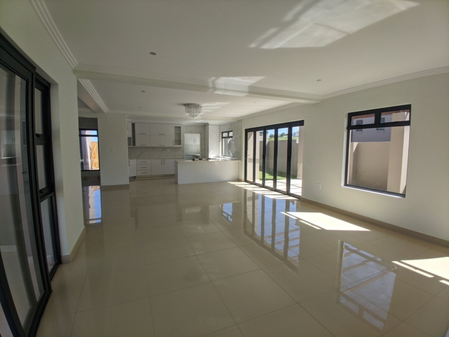 4 Bedroom Property for Sale in Kidds Beach Eastern Cape